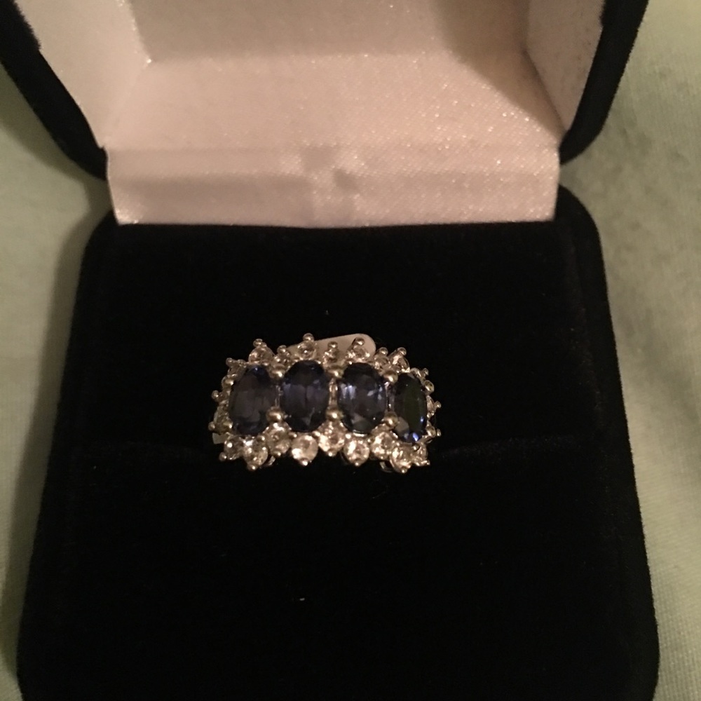 Blue and white sapphire ring set in 925 Ster. Sil